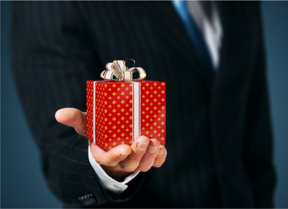 Какие подарки НЕЛЬЗЯ дарить клиентам и партнерам? ﻿